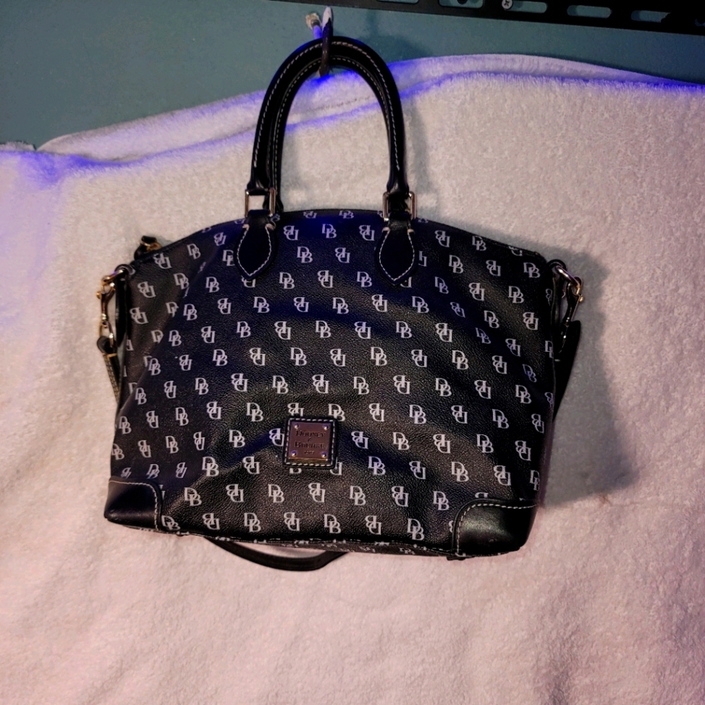 Dooney n burke bag